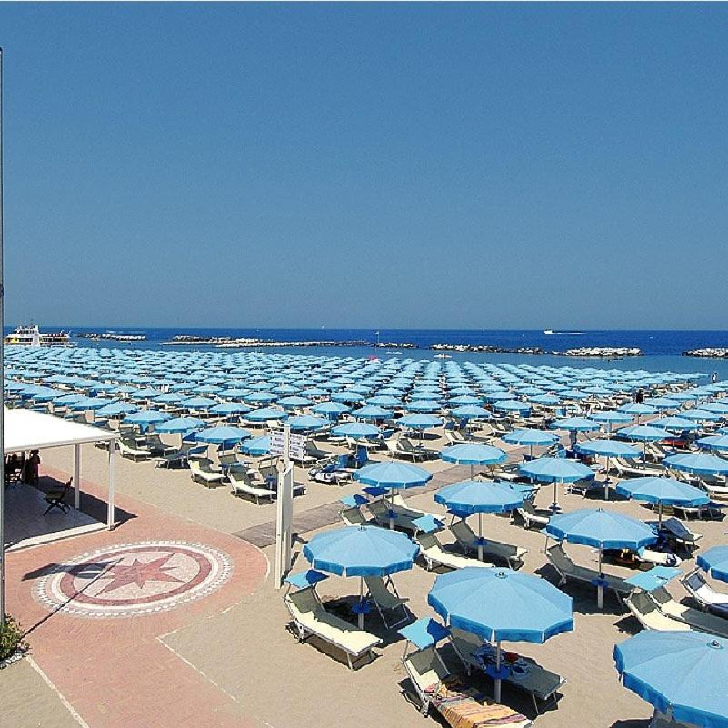 Hotel Arena Cattolica Exterior photo